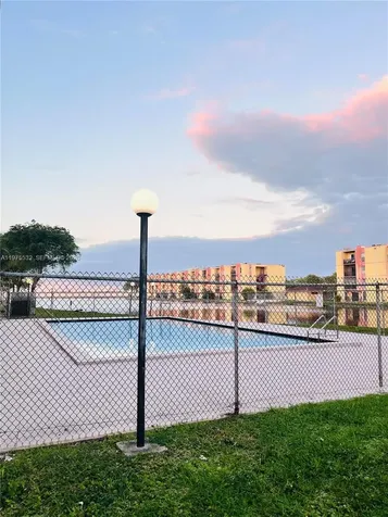 4721 NW 7th Street Miami FL 33126