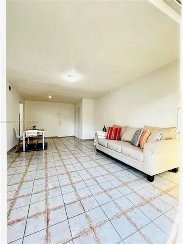 4721 NW 7th Street Miami FL 33126