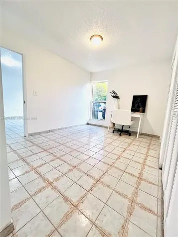 4721 NW 7th Street Miami FL 33126