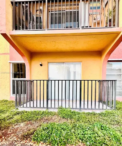 4721 NW 7th Street Miami FL 33126