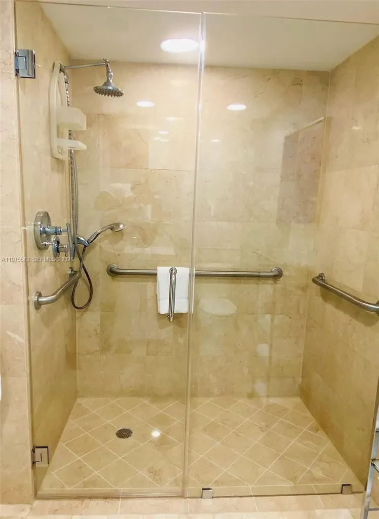 2670 E Sunrise Boulevard Fort Lauderdale FL 33304