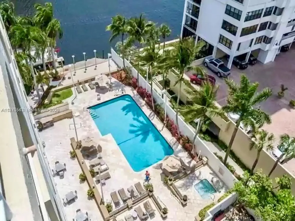 2670 E Sunrise Boulevard Fort Lauderdale FL 33304