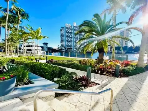 2670 E Sunrise Boulevard Fort Lauderdale FL 33304
