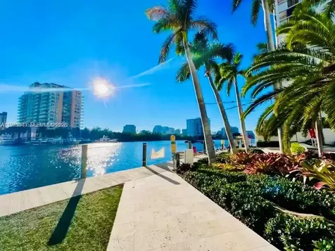 2670 E Sunrise Boulevard Fort Lauderdale FL 33304