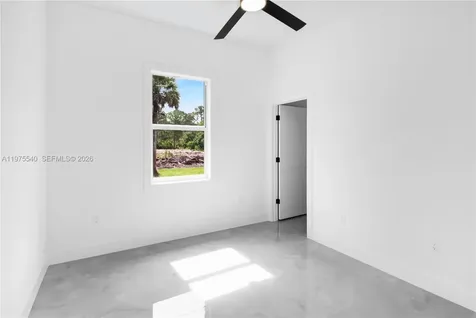 633 S Wabasso Lehigh Acres FL 33974