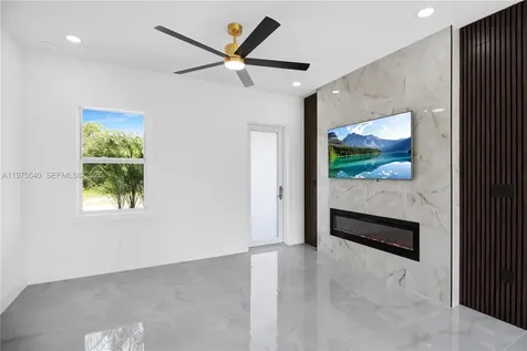 633 S Wabasso Lehigh Acres FL 33974