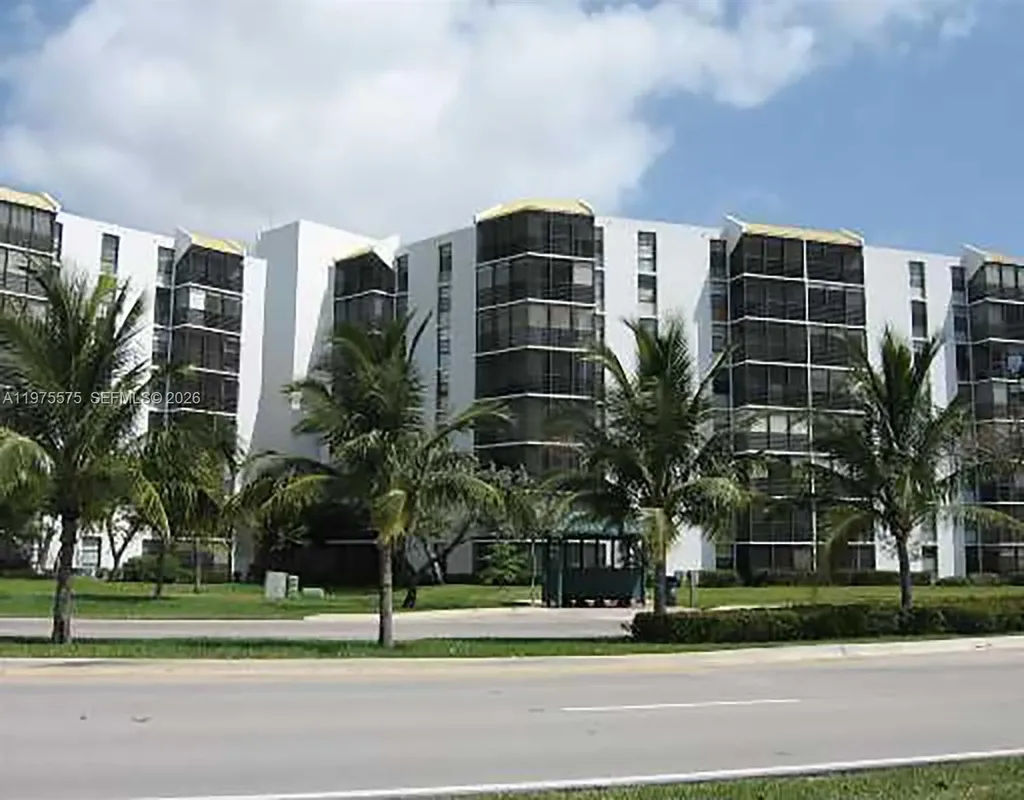 20500 W Country Club Drive Aventura FL 33180