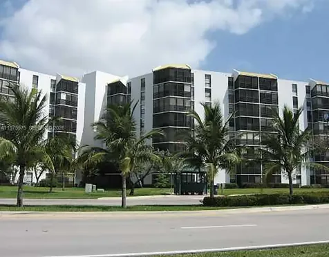 20500 W Country Club Drive Aventura FL 33180