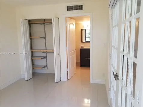 20500 W Country Club Drive Aventura FL 33180