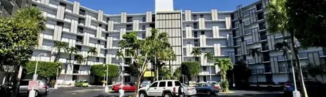 20500 W Country Club Drive Aventura FL 33180