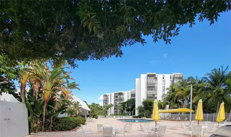 20500 W Country Club Drive Aventura FL 33180
