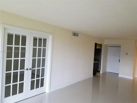 20500 W Country Club Drive Aventura FL 33180