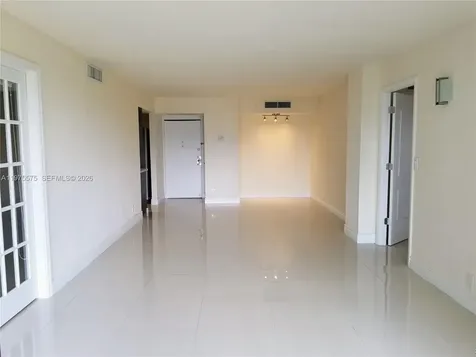 20500 W Country Club Drive Aventura FL 33180