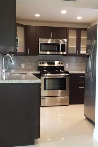 20500 W Country Club Drive Aventura FL 33180