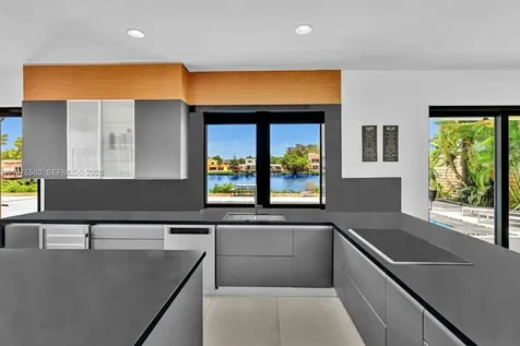19801 NE 23rd Avenue Miami FL 33180