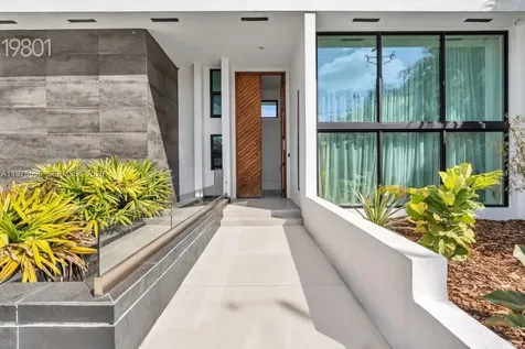 19801 NE 23rd Avenue Miami FL 33180