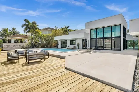 19801 NE 23rd Avenue Miami FL 33180