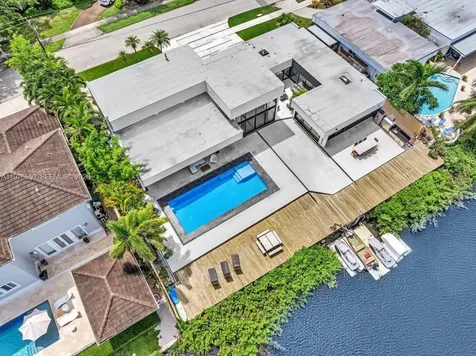19801 NE 23rd Avenue Miami FL 33180