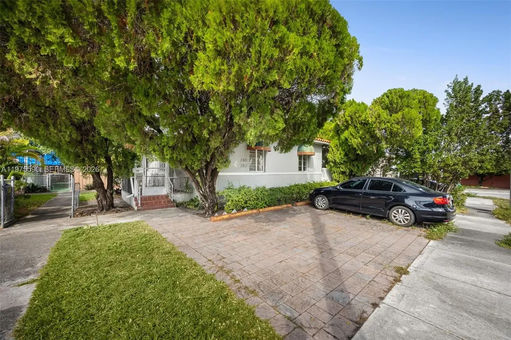 282 NW 41st Avenue Miami FL 33126