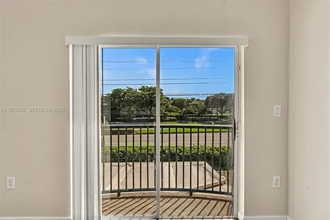 2297 NW 160th Terrace Pembroke Pines FL 33028