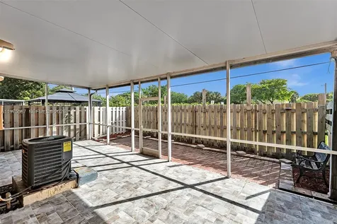 2297 NW 160th Terrace Pembroke Pines FL 33028