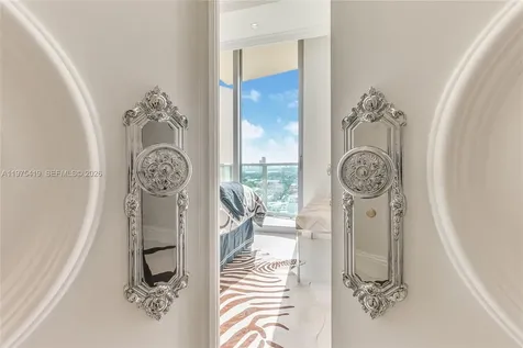 1455 Ocean Drive Miami Beach FL 33139