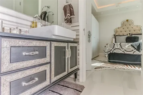 1455 Ocean Drive Miami Beach FL 33139