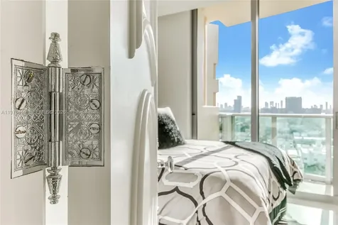 1455 Ocean Drive Miami Beach FL 33139