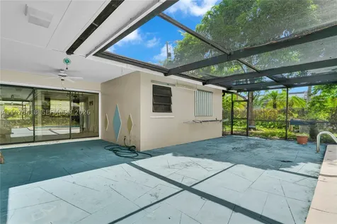 16501 SW 102nd Court Miami FL 33157