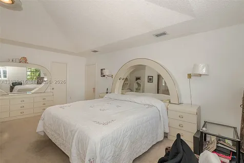 2518 NE 206th Terrace Miami FL 33180