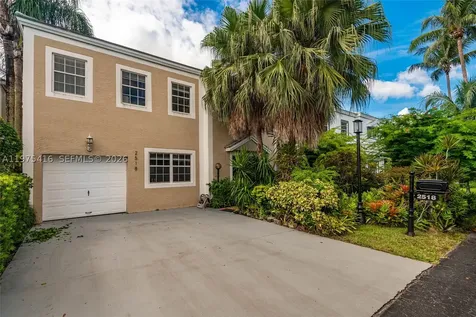 2518 NE 206th Terrace Miami FL 33180