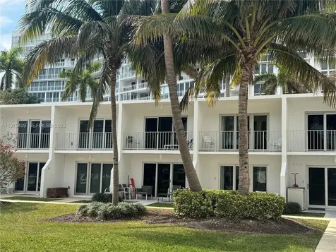 881 Ocean Drive Key Biscayne FL 33149