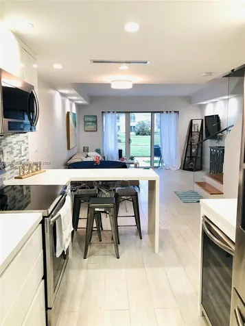881 Ocean Drive Key Biscayne FL 33149