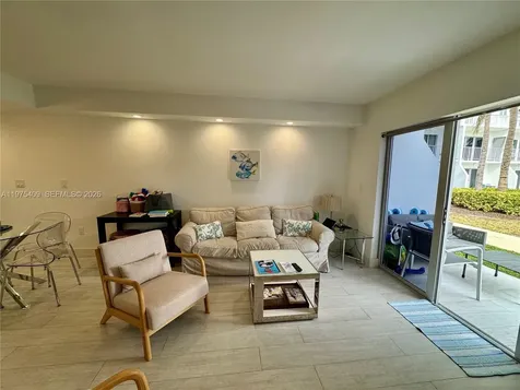 881 Ocean Drive Key Biscayne FL 33149