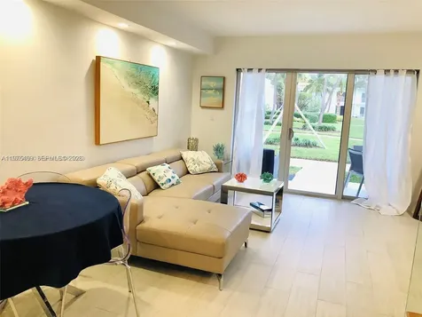 881 Ocean Drive Key Biscayne FL 33149