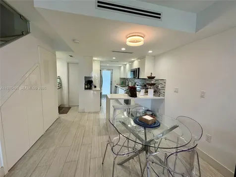 881 Ocean Drive Key Biscayne FL 33149