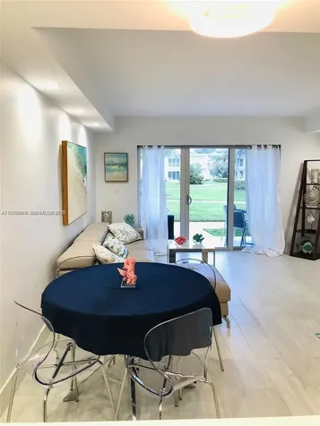 881 Ocean Drive Key Biscayne FL 33149
