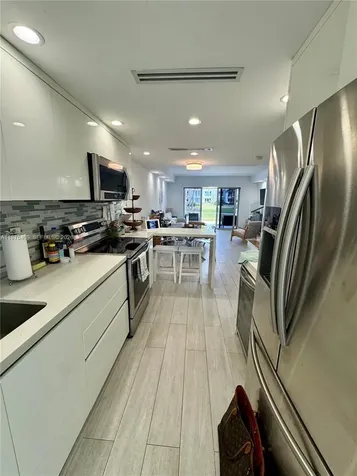881 Ocean Drive Key Biscayne FL 33149