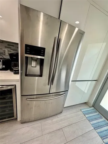 881 Ocean Drive Key Biscayne FL 33149