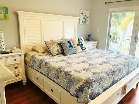881 Ocean Drive Key Biscayne FL 33149