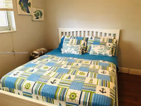 881 Ocean Drive Key Biscayne FL 33149