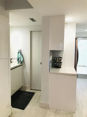 881 Ocean Drive Key Biscayne FL 33149