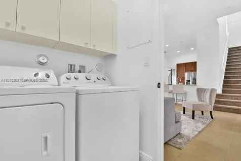 8354 NW 39th Court Cooper City FL 33024