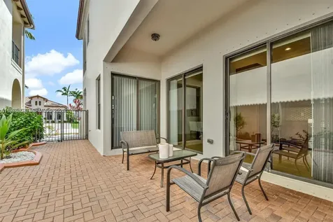 8354 NW 39th Court Cooper City FL 33024
