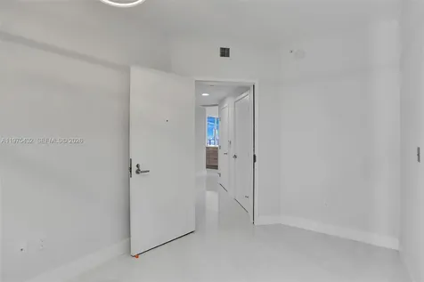 16385 SE Biscayne Boulevard North Miami Beach FL 33160