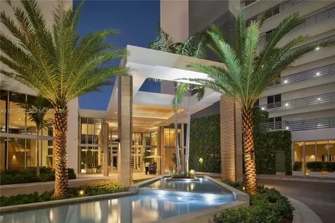 16385 SE Biscayne Boulevard North Miami Beach FL 33160