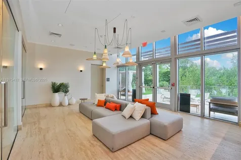 16385 SE Biscayne Boulevard North Miami Beach FL 33160