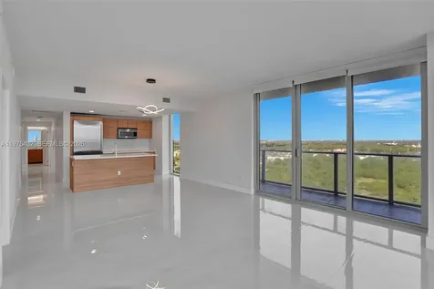 16385 SE Biscayne Boulevard North Miami Beach FL 33160