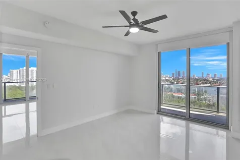 16385 SE Biscayne Boulevard North Miami Beach FL 33160