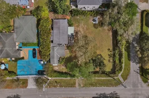 11809 NE 1st Avenue Miami FL 33161